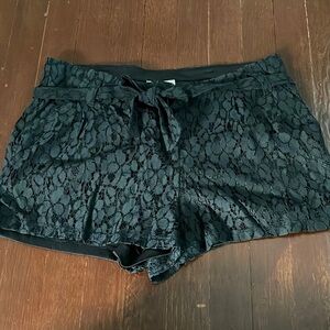 Women's Mimi Chica Floral Lace Tie Belt Shorts Large